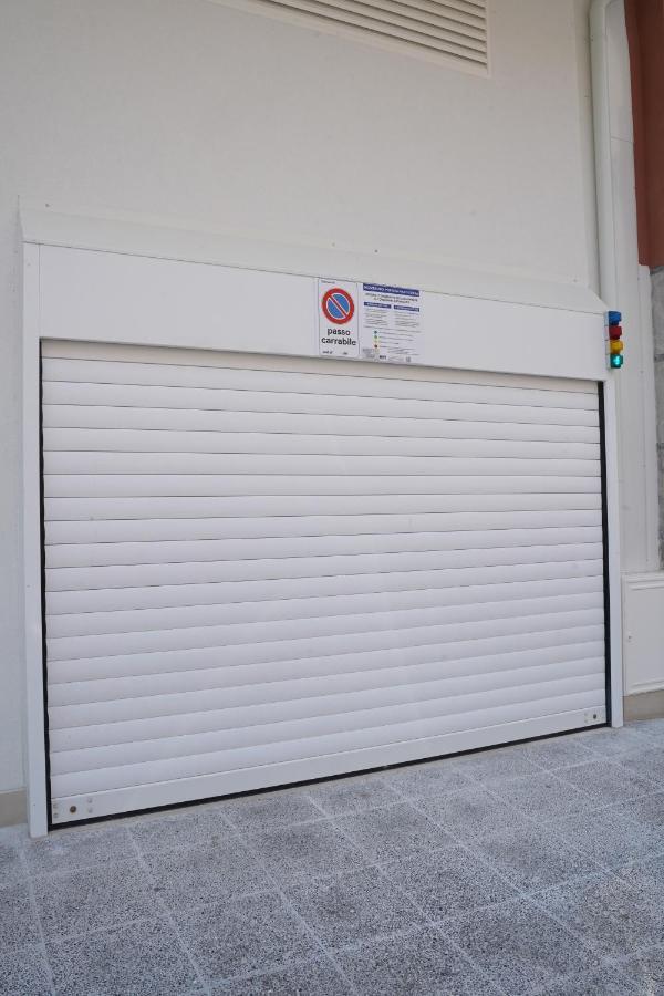 La Perla Di Bari - Private Parking Lägenhet Exteriör bild
